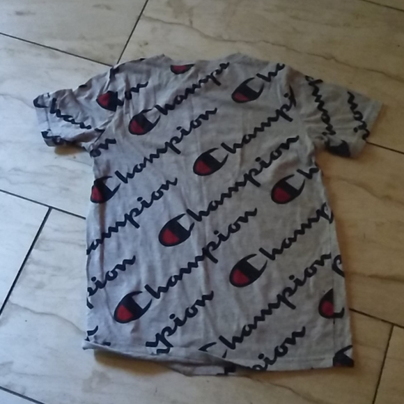 A kid shirt - Picture 2 of 3